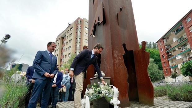 Casado acusa a Sánchez de «jugar» con la Monarquía al tolerar los ataques de Iglesias