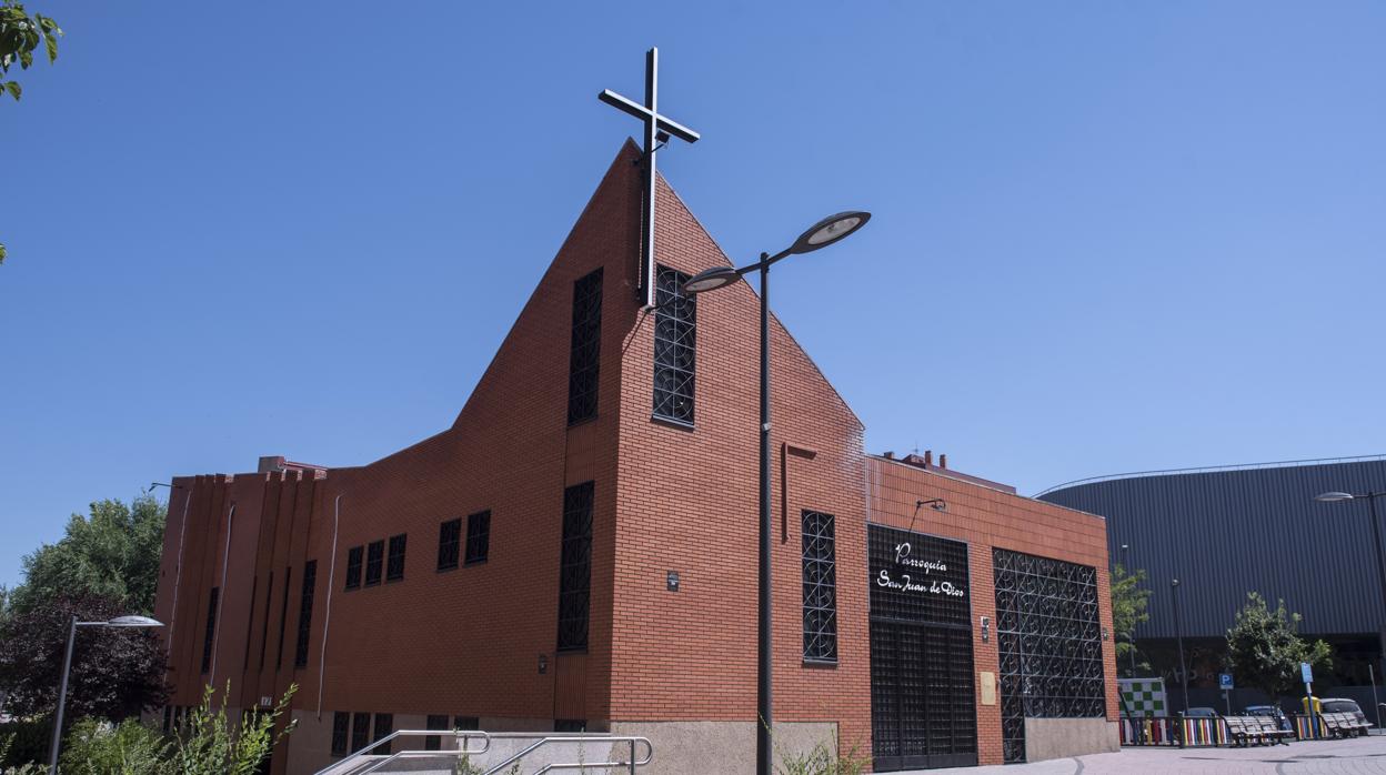 Exterior de la parroquia de San Juan de Dios