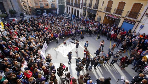 «Fue degradante, denigrante y ultrajante»: procesan a la «manada de Alicante» por violar a una joven y grabarlo