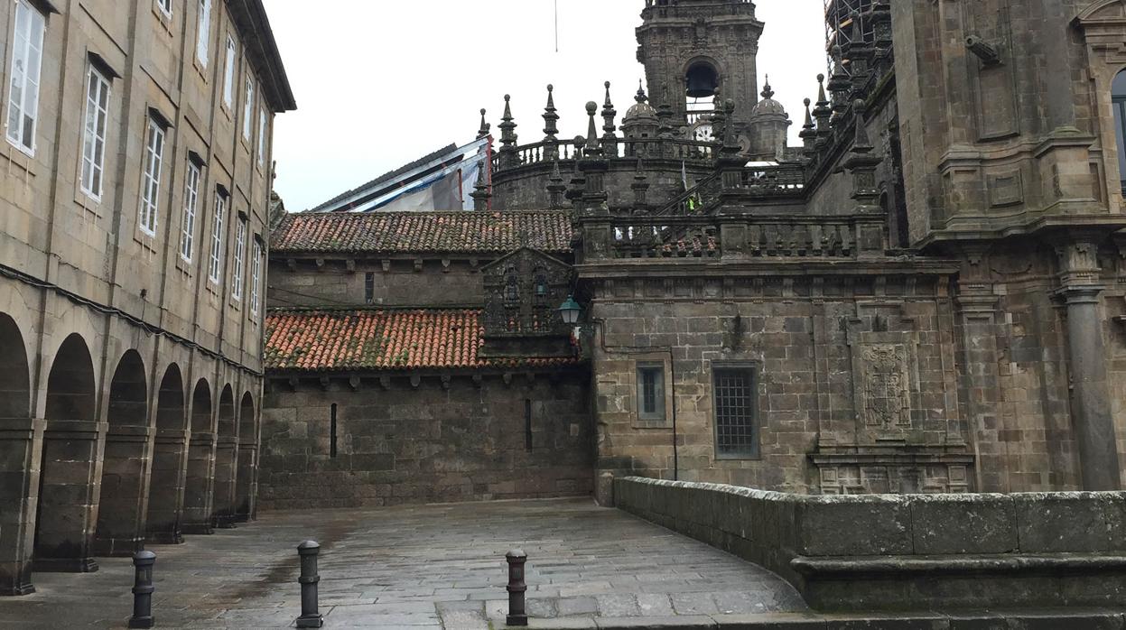 Exterior de la capilla, pegada a la Catedral de Santiago