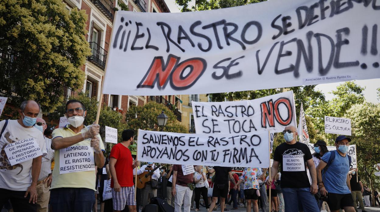 Manifestación de los comerciantes de El Rastro, el pasado 5 de julio