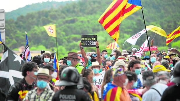 Quim Torra pide explicaciones a los Mossos por controlar la protesta contra la visita de los Reyes