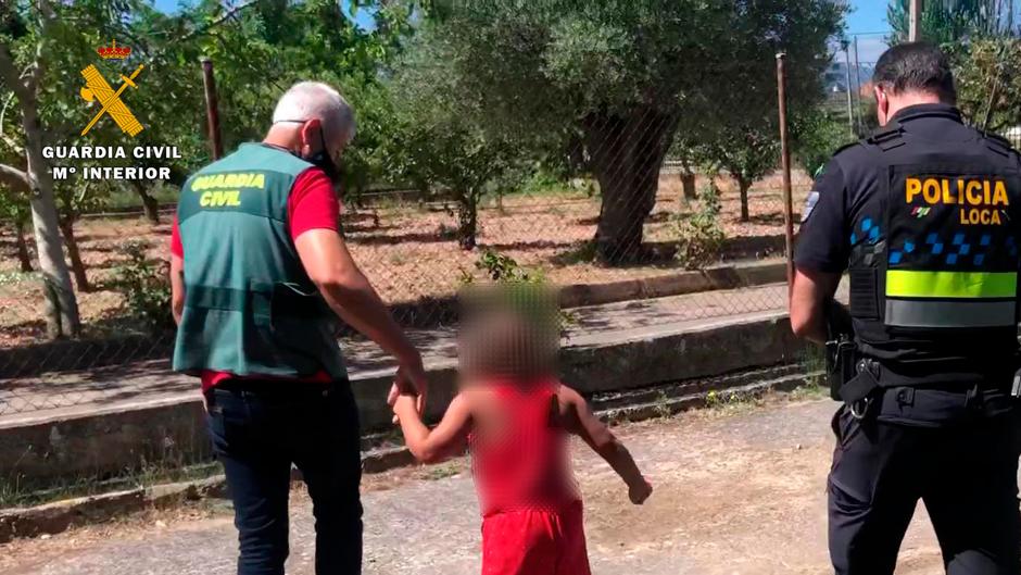 Abandona a la hija de 7 años de su novia y a su perro en una carretera de La Rioja