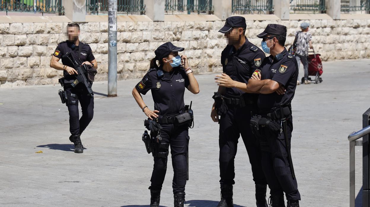 Imagen de unos agentes de la Policía Nacional