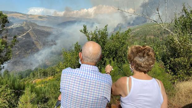 Extinguido el incendio de Porto do Son y estabilizado el de Verín, que ya ha arrasado 144 hectáreas