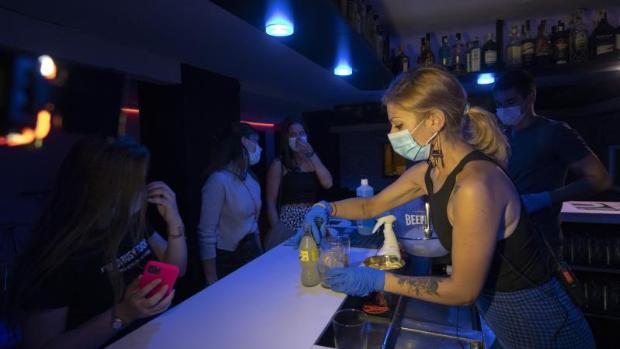 La Generalitat cierra discotecas, salas de baile y de fiesta para frenar los rebrotes