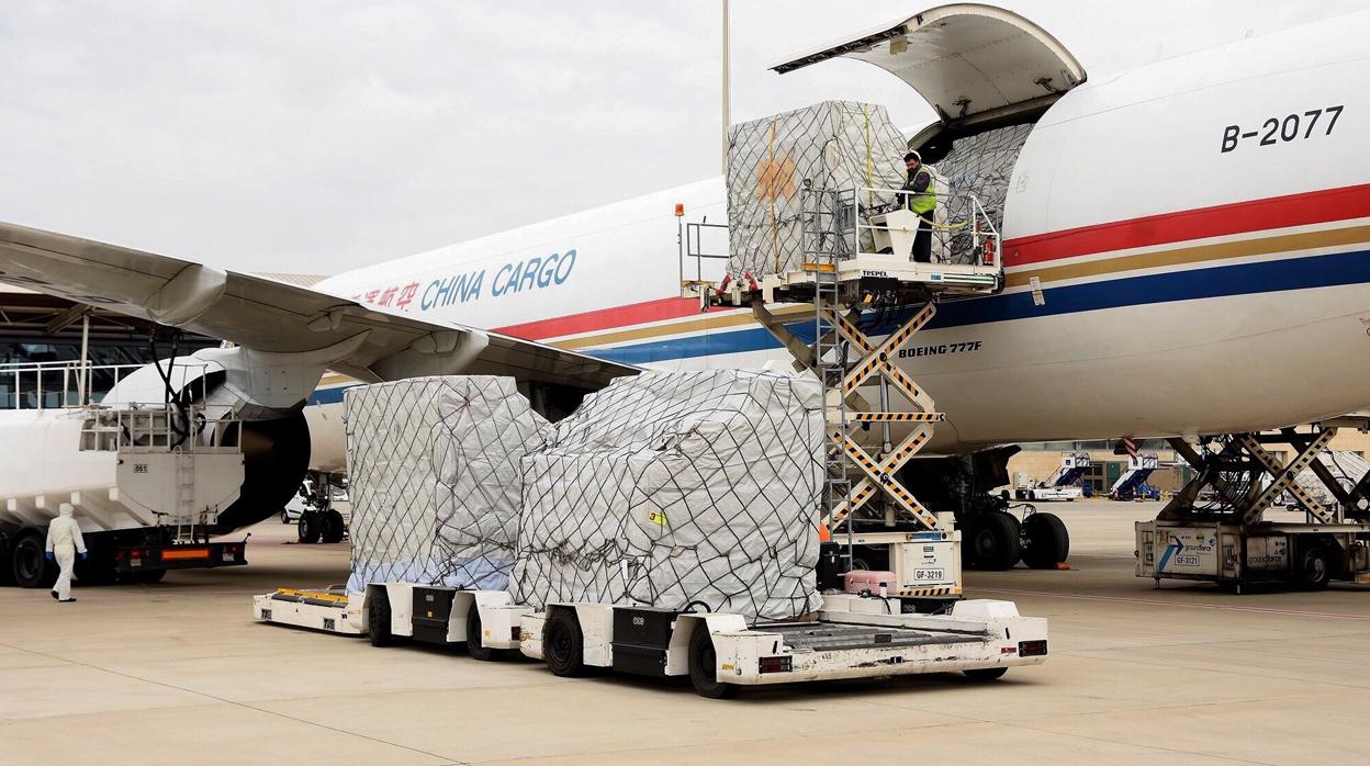 Avión procedente de China con material sanitario para Castilla y León