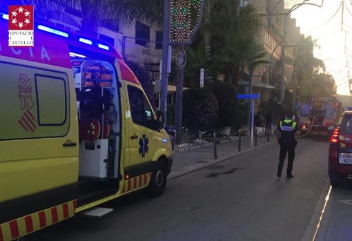 Una unidad del SAMU y el dispositivo desplegado para la emergencia en el balneario de Oropesa