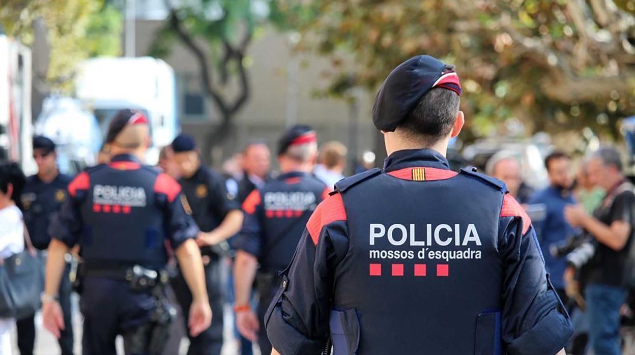 Foto de archivo de unos Mossos d'Esquadra