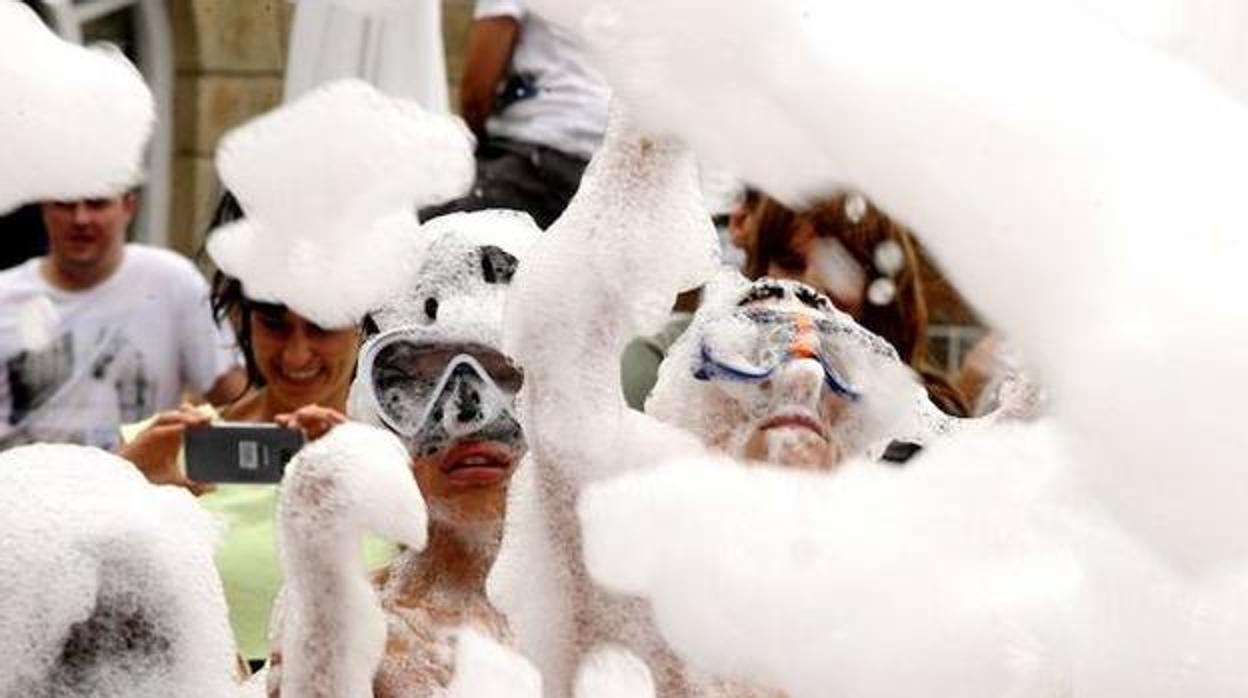 Imagen de archivo de una fiesta de la espuma