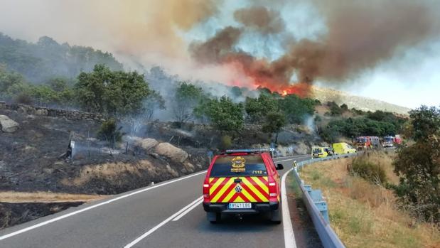 La UME se incorpora a las tareas de extinción del incendio forestal de Robledo de Chavela