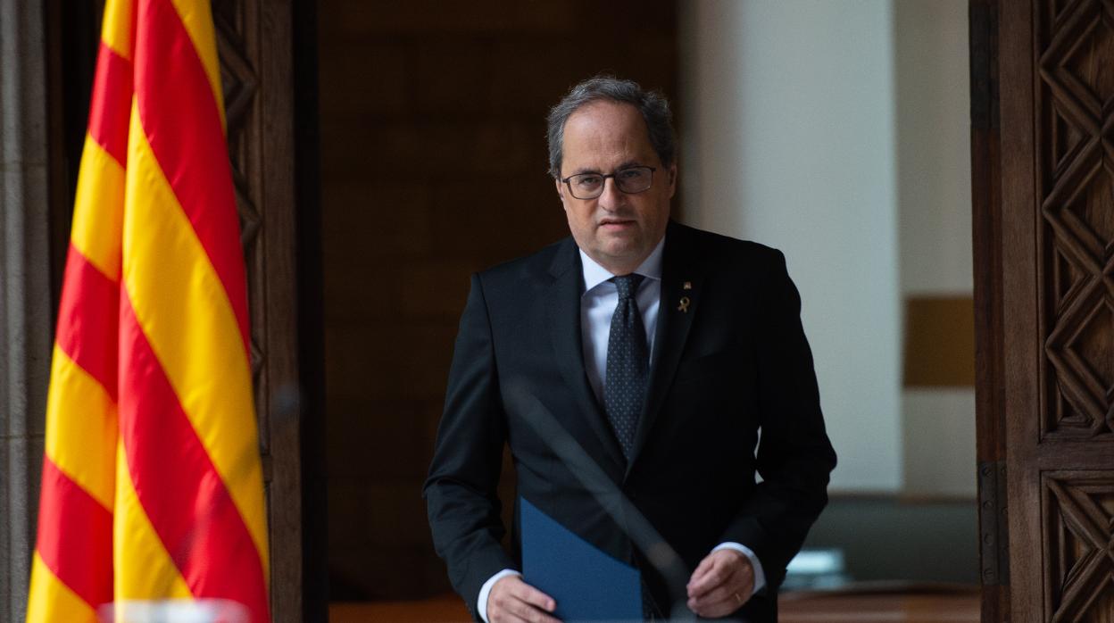 El presidente de Cataluña, Quim Torra, comparece en el Palau de la Generalitat para convocar elecciones, en enero