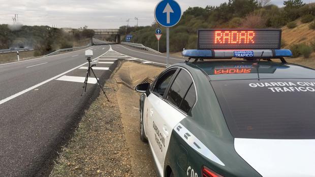 Investigan a un conductor kamikaze que iba en sentido contrario y ebrio por una autovía