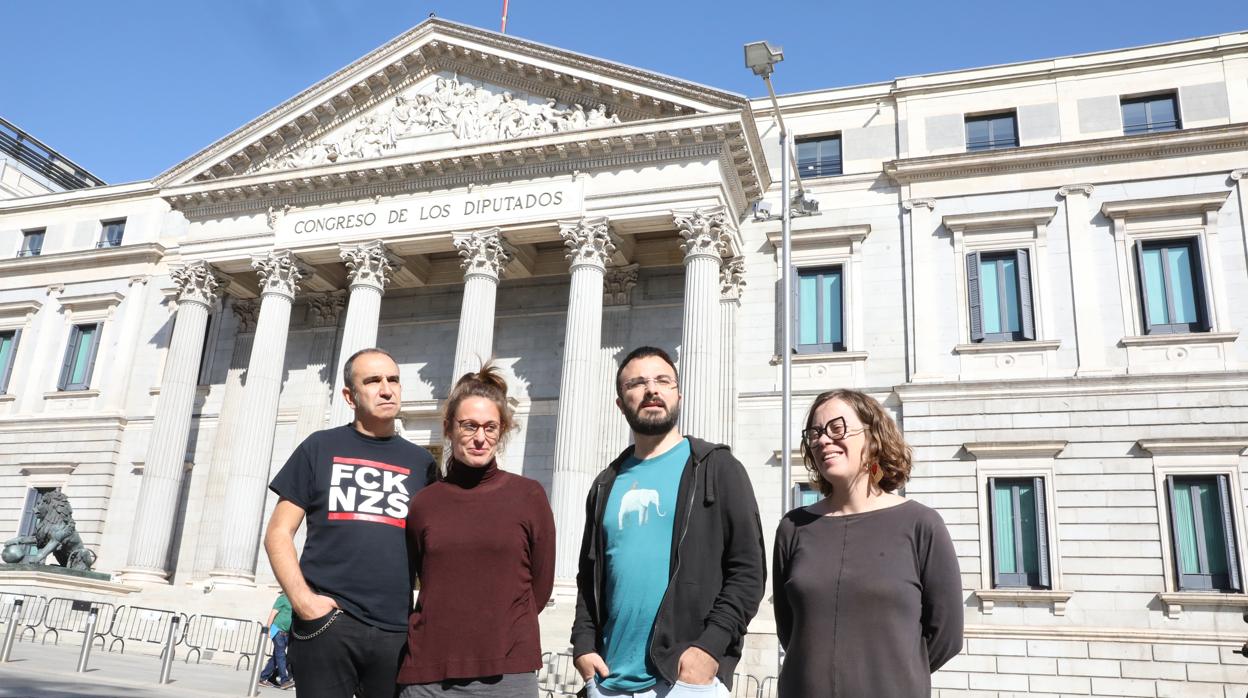 Rueda de prensa de la CUP a las puertas del Congreso