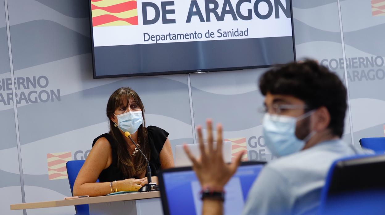 La consejera de Sanidad del Gobierno aragonés, Sira Repollés (PSOE), durante una rueda de prensa