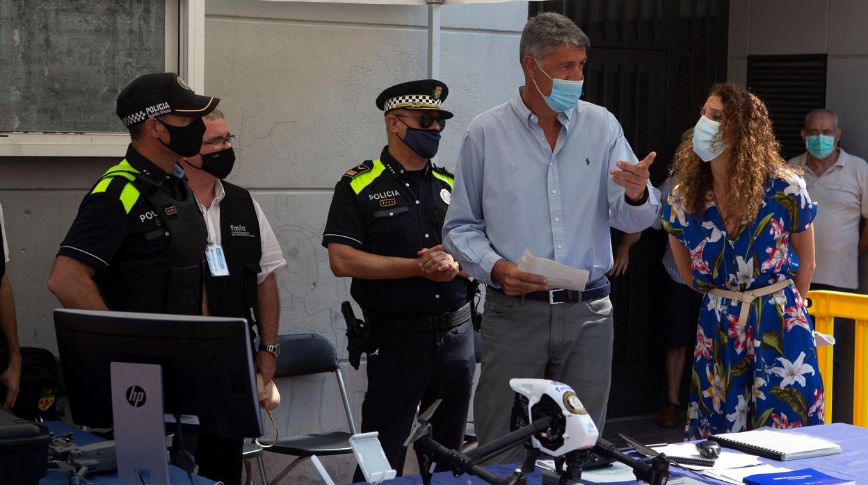 Albiol, con la nueva herramienta de la Guardia Urbana de Badalona