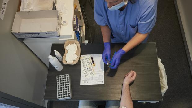 Navarra registra más de 100 casos positivos de infección por COVID-19 y nueve ingresos hospitalarios