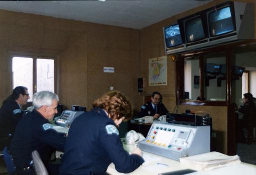 50 años del 092: de los 200 avisos al día en papel a los 3.200 con GPS y multipantalla