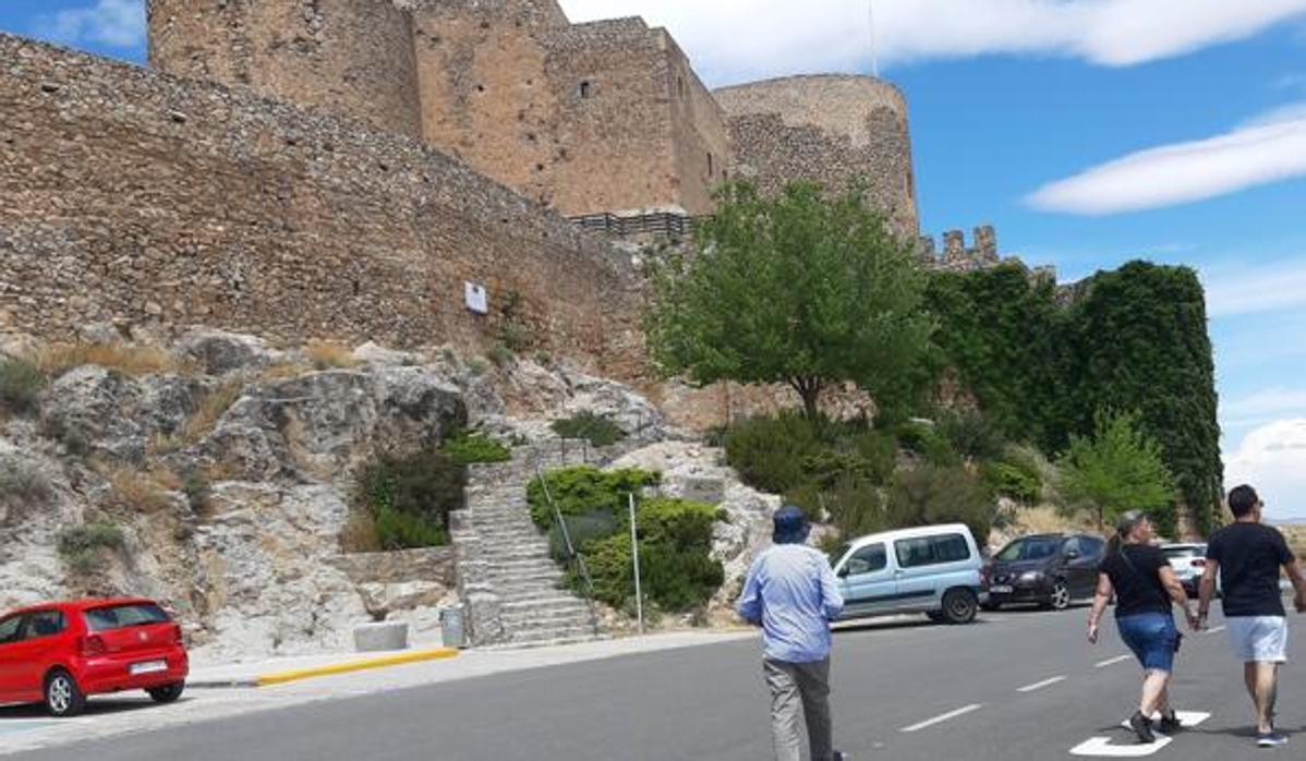 Aledaños del castillo abierto de nuevo a los turistas el pasado junio tras el confinamiento