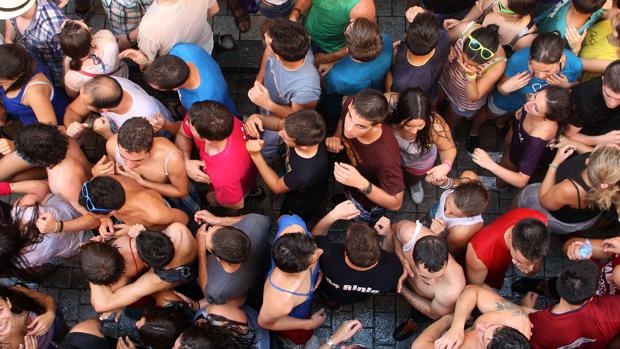 Castilla y León prohíbe las peñas