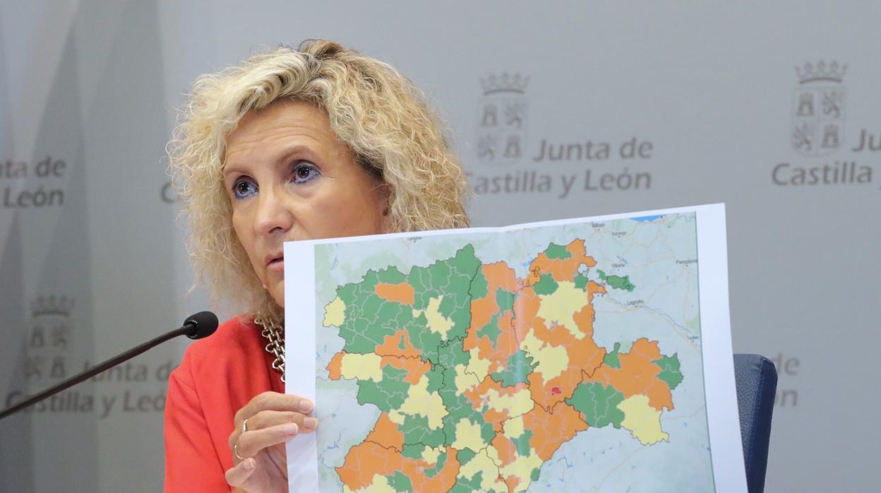 La consejera de Sanidad, Vernónica Casado, muestra el mapa de Castilla y León con la incidencia del Covid-19