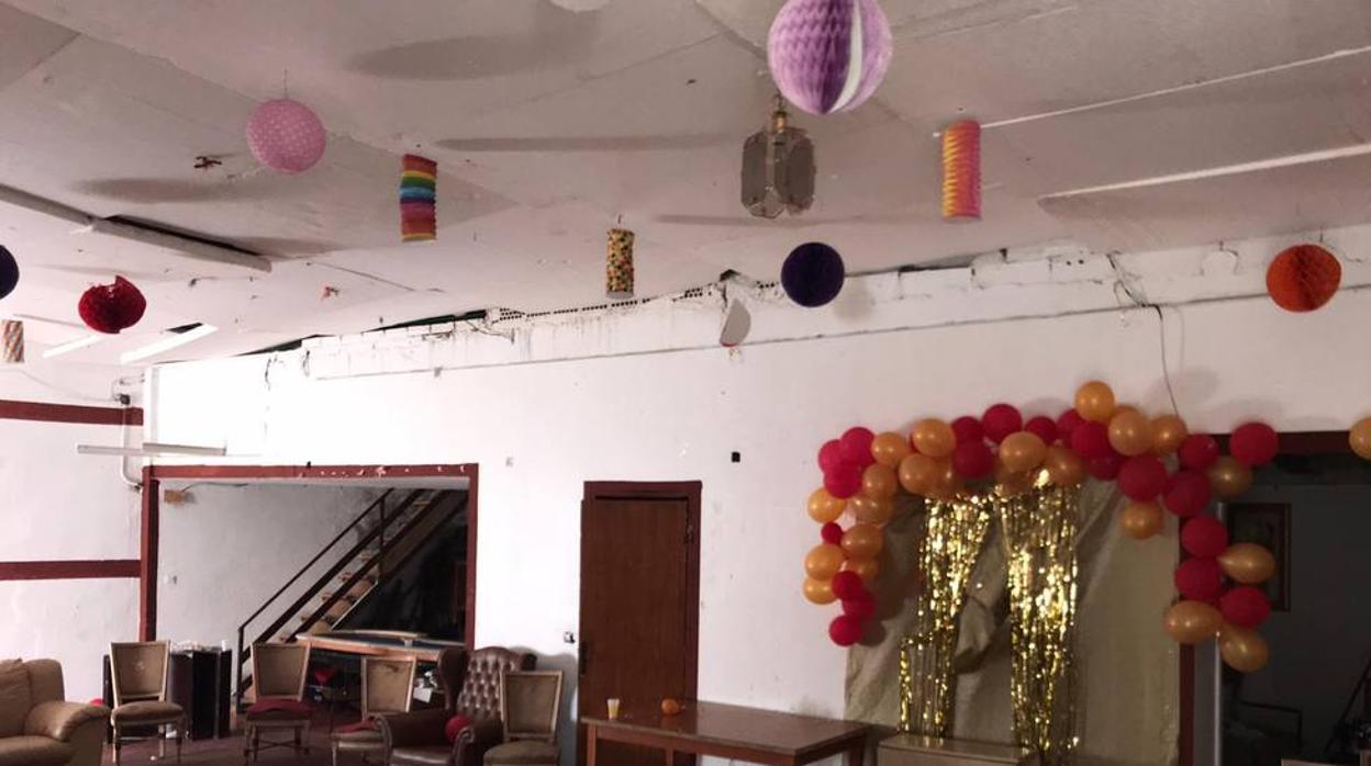 Imagen del interior de la nave donde se celebraba el cumpleaños masivo