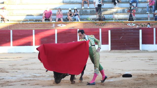 Escribano, Del Pilar y Raúl Rivera, trío de toledanos y nueve orejas en Esquivias