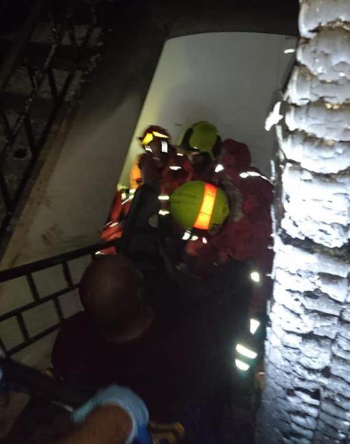 Las llamas han afectado a varias zonas del edificio y las escaleras