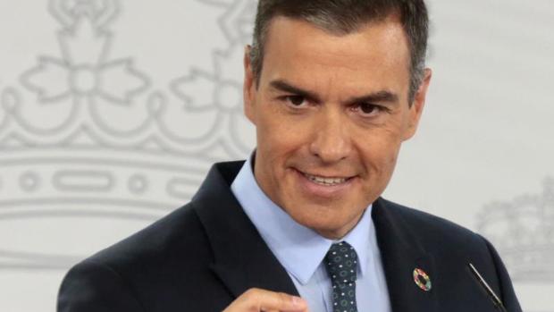 Sánchez reunirá a empresarios y personalidades de la sociedad civil antes de recibir a Casado