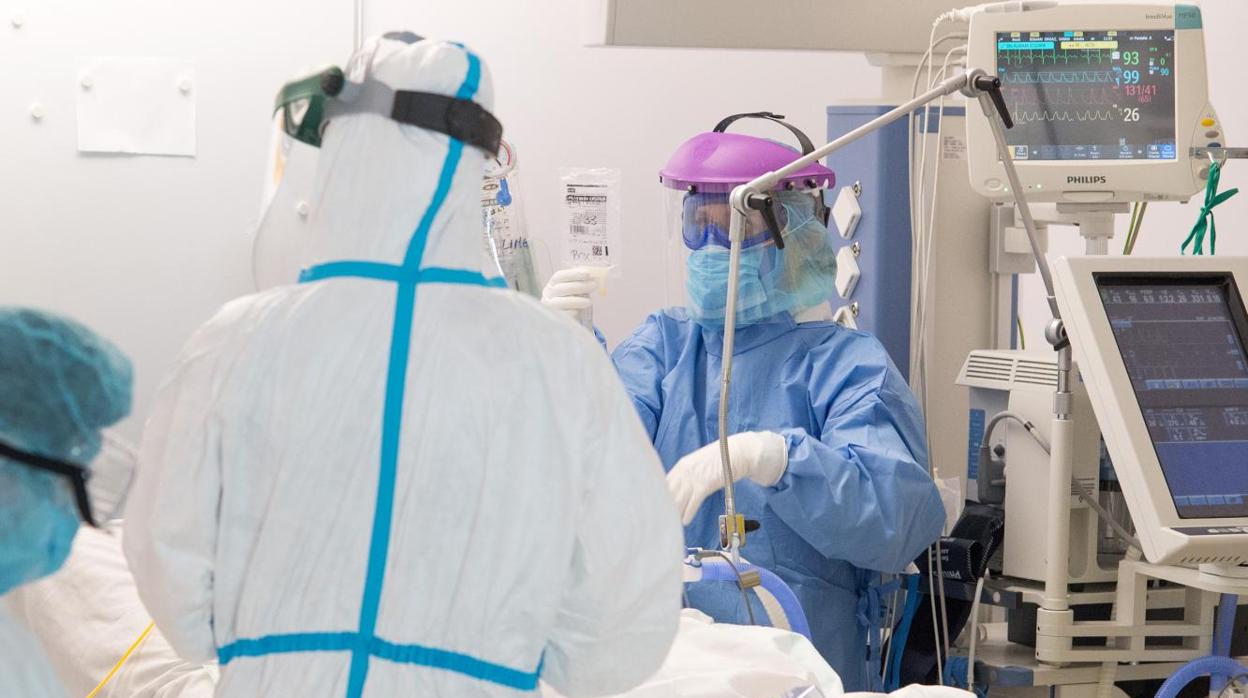 Ocho de los 20 pacientes en UCI de Castilla-La Mancha están en hospitales de Toledo