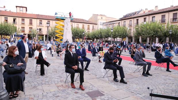 Palencia rinde homenaje a las víctimas del Covid y a los profesionales involucrados en su lucha