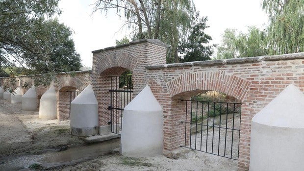 Finaliza la restauración del muro histórico de la Casa de Campo