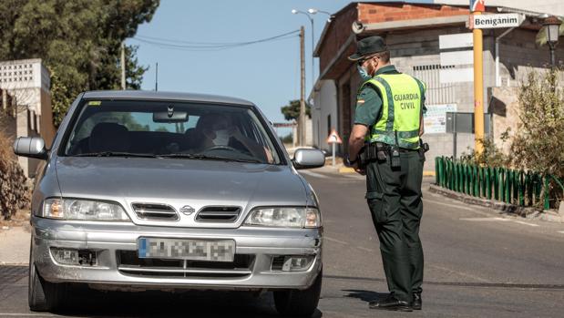 Detenido por apuñalar a un hombre que pretendía mediar en una pelea en un parking en Catarroja