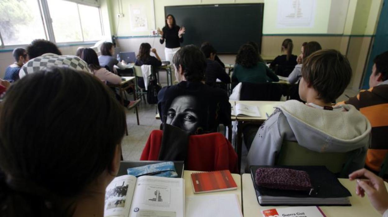 Alumnos, en una clase en un colegio barcelonés