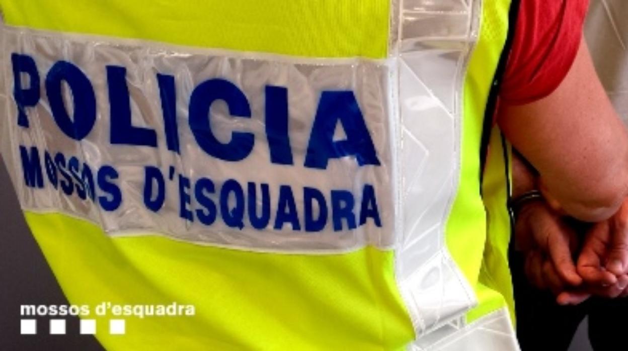 Un agente de los Mossos d'Esquadra en una imagen de archivo