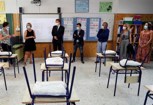 Marzà con el presidente de la Generalitat, Ximo Puig, en un colegio de Valencia en el inicio de este curso