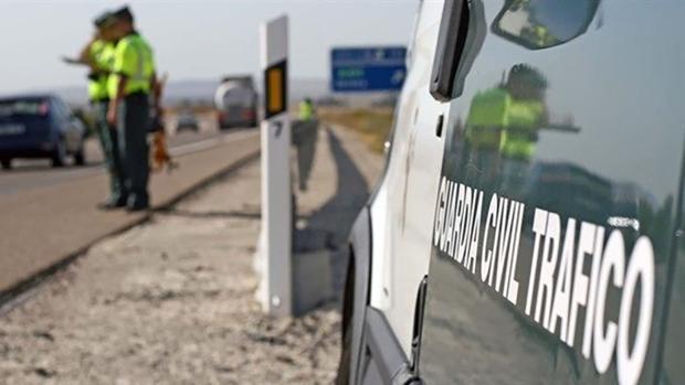 Un fallecido tras volcar el coche que conducía en la A-52 en Villabrázaro (Zamora)