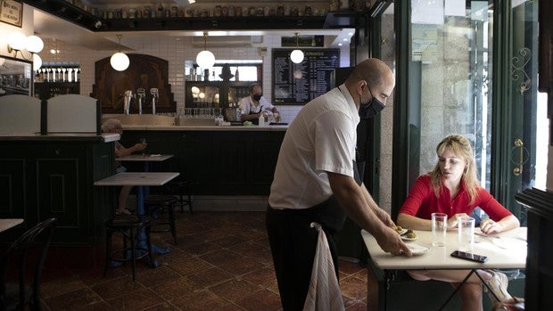 Primer día de las nuevas restricciones: «No hay clientes suficientes para que las limitaciones nos afecten»