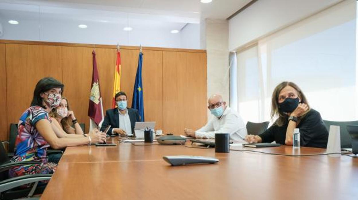 Reunión del viceconsejero de Educación con la Mesa de la Educación Concertada