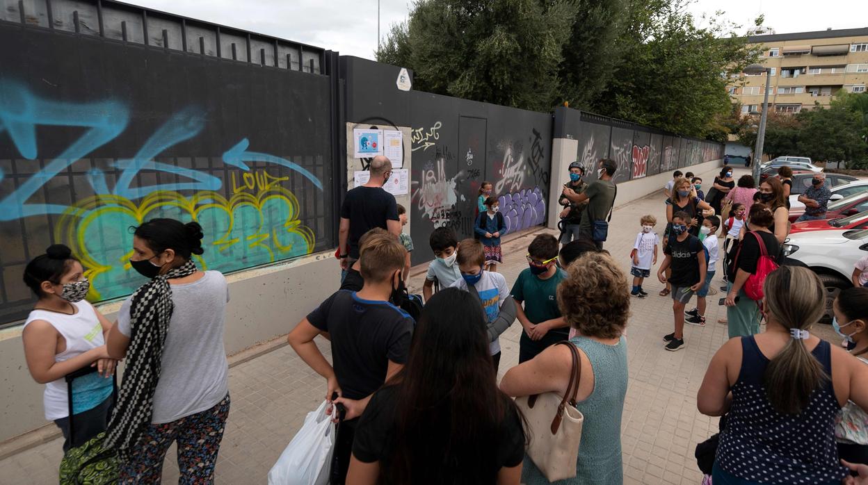 Imagen de este lunes en la vuleta al cole en Valencia