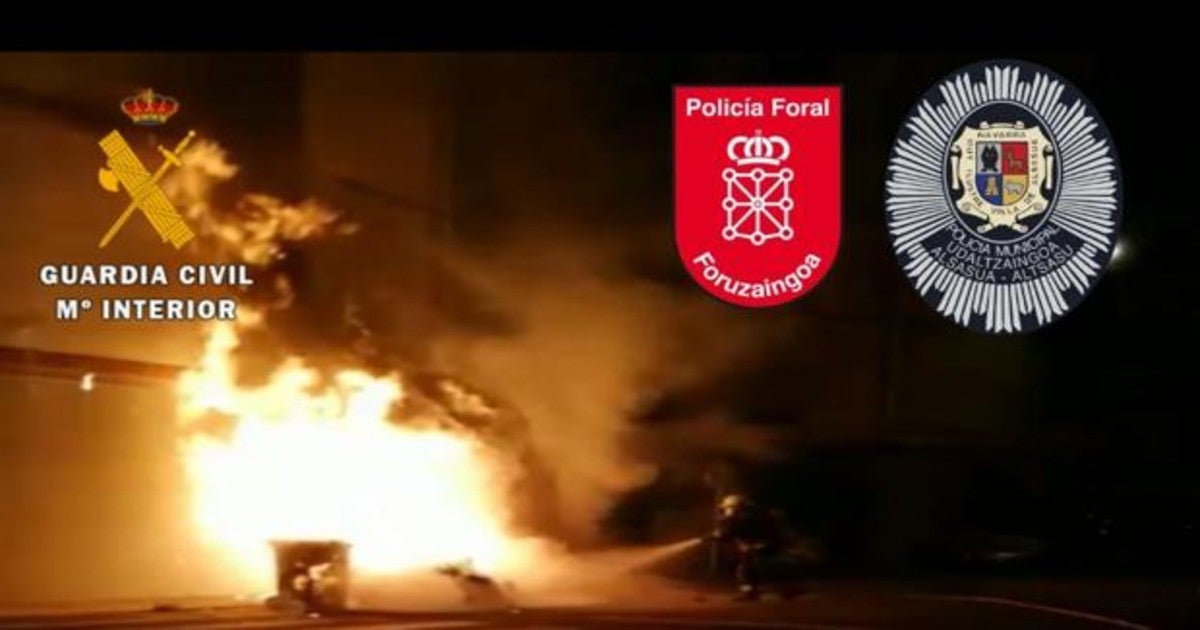 Al menos tres contenedores fueron incendiados en Alsasua por el personal que se enfrentó a la policía.