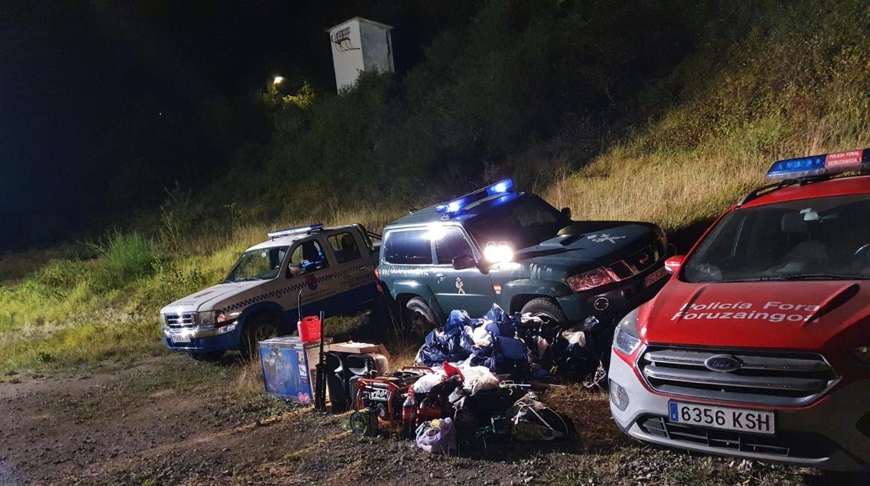 Imagen de l material preparado para el botellón y retenido por los agentes de Policía Municipal, Foral y Guardia Civl.