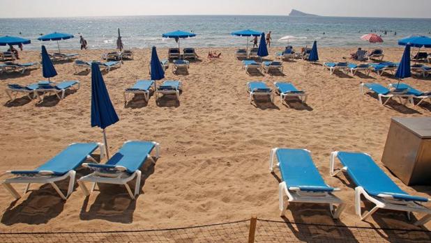 «Benidorm Island»: la capital del sol y playa español ofrece un corredor seguro a los turistas británicos