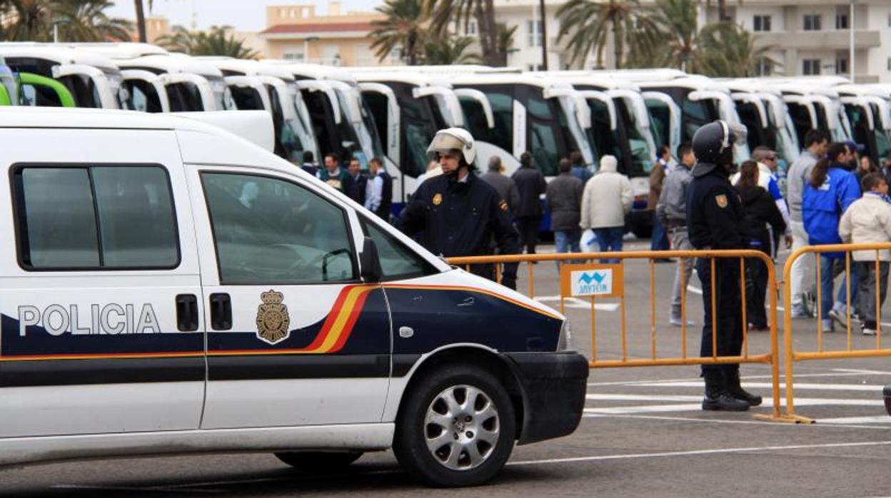 Efectivos de la Policía Nacional en Elche