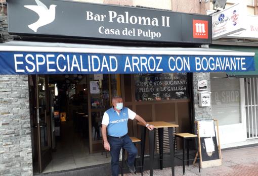 Juan Artero, propietario del bar Paloma II