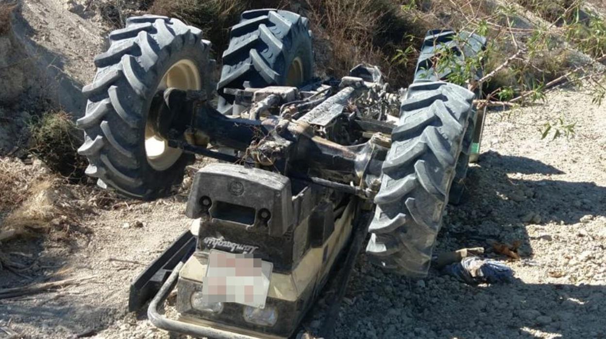 Un tractor volcado en otro accidente mortal reciente en la Comunidad Valenciana