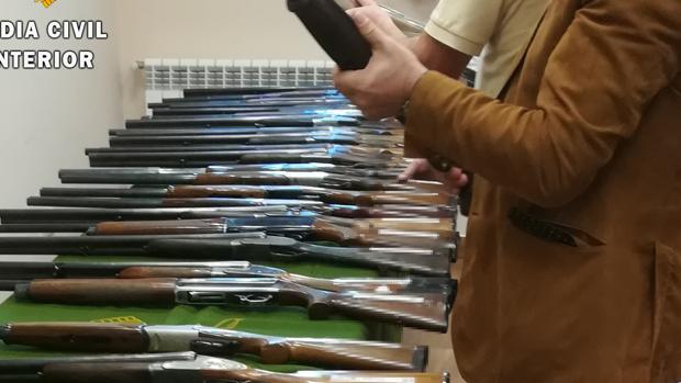 La Guardia Civil de Zamora subastará más de 200 lotes de escopetas y rifles de caza y de armas cortas