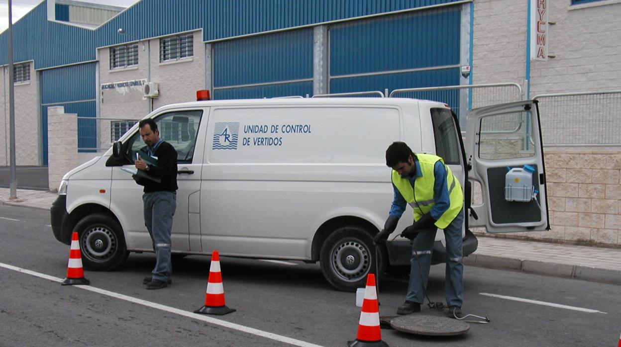 Unidad de control de vertidos deAguas de Alicante