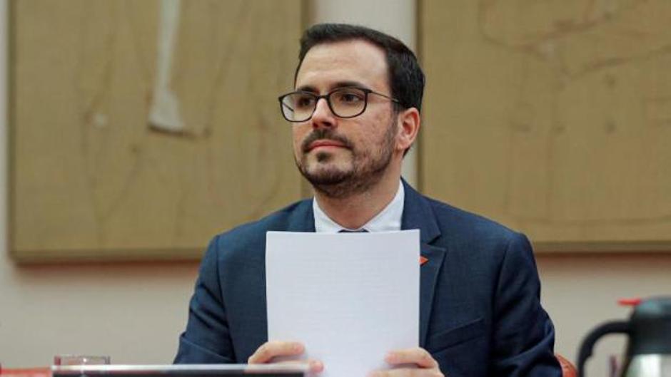 El ministro Garzón arremete contra el Rey