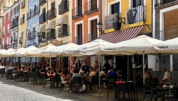 Cuenca pide opinión a los vecinos para cambiar la ordenanza de las terrazas